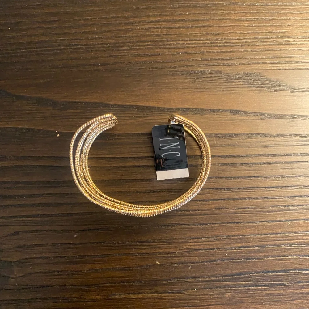 NEW INC International Concepts cutout cuff bracelet